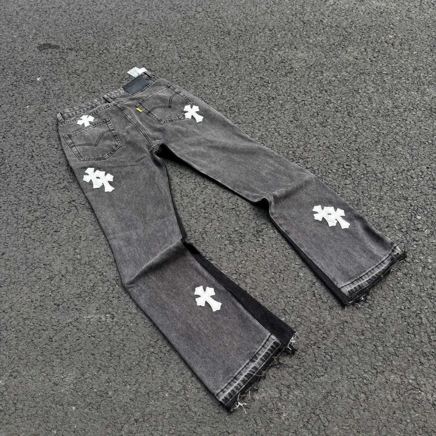 #8160 P260💰 Independent GALLERY DEPT. Vintage spliced black and gray snowflake pattern cross loose washed flared jeans - truly restore the ultimate texture of Vintage - original hardware accessories washed and other elevators, QR code analysis are all purchased from the original factory, high degree of restoration, you are welcome to compare with a certain product ~ - three-dimensional version Loose and comfortable, not picky about the figure, taller and slimmer, factory Seiko, original factory quality control, same style for men and women, can be matched with couples, versatile recommendation Essential jeans for all seasons - sizes: 28 30 32 34 36